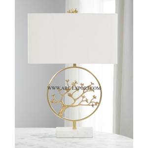 Lampadaires de décoration de table pour mariages et hôtels Lampadaires de qualité supérieure en métal plaqué or de grande taille Lampes éclaircissantes pour la maison et le mariage - Product Image 4