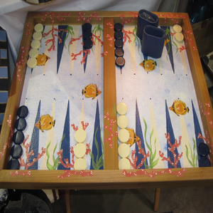Backgammon vẽ tay, thiết kế biển dưới nước, bảng trò chơi độc đáo và nghệ thuật, hoàn hảo cho các ngôi nhà bãi biển, có sẵn - Product Image 1