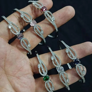 AMERICAN DIAMOND CUBIC ZIRCON ESTILO CLÁSICO Y PULSERAS DE DIAMANTES ARTIFICADOS Y CHAPADO EN PLATA PARA MUJER REGALO DE JOYERÍA DE BODA - Product Image 1