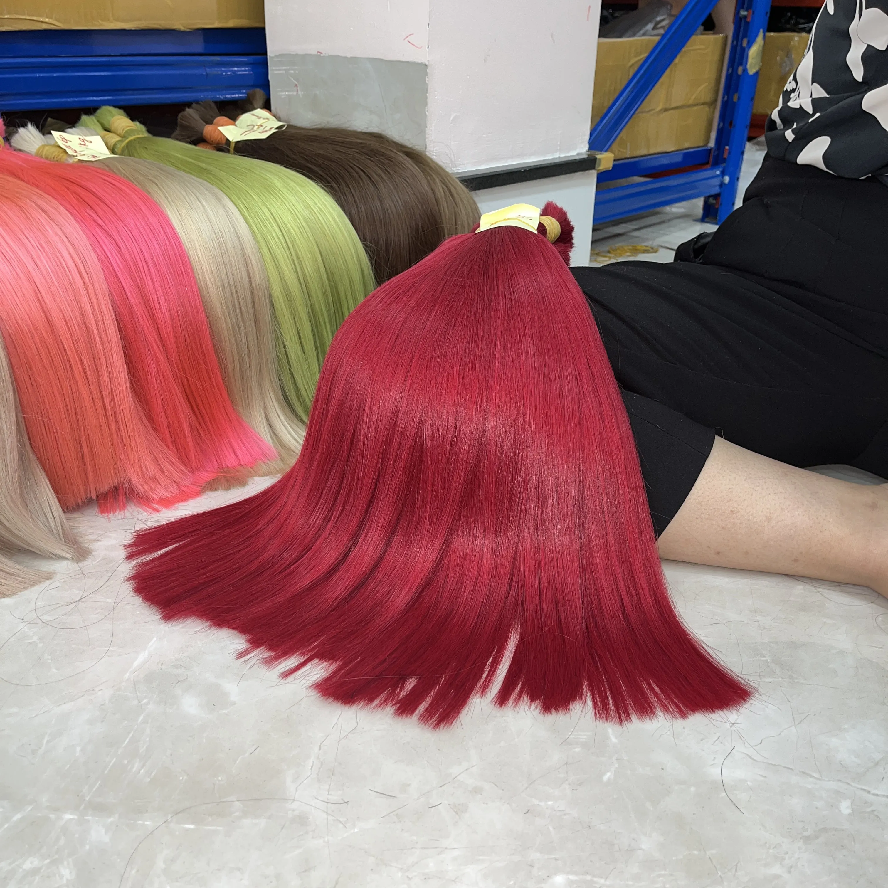 Kırmızı renk saç ekleme 100% insan saçı yüksek kaliteli vietnam saç fabrikası ile ucuz fiyat ve ücretsiz örnek