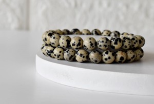 ขายส่งกำไลข้อมือคริสตัลดาลเมเชียนแจสเปอร์ขนาด 8 มม. หินธรรมชาติสำหรับการบำบัด การทำสมาธิ และแฟชั่น - Product Image 6