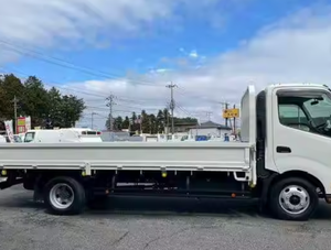 Camion Toyota Dyna 2 Tonnes avec Hayon Élévateur d'Occasion en Parfait État de 2008, Véhicule Utilitaire Pick-Up avec Conduite à Gauche ou à Droite (RHD/LHD) à Vendre - Product Image 2
