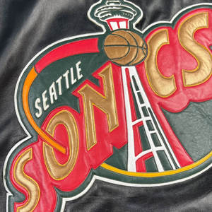 Vente en gros Fabricant de patchs de haute qualité pour les vêtements de rue Veste en cuir à col montant lourd et au style unique - Product Image 5