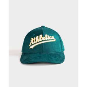 Gorra Deportiva Moderna de 5 Paneles, 100% Poliéster, Curvada, de Terciopelo Oxford, con Letra Bordada y Diseño de Leopardo - Product Image 1