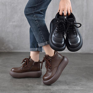 Botas Chukka de gamuza para mujer, con cordones, estilo casual, botines de montar con correa en el tobillo. - Product Image 3