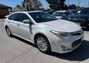 Toyota Avalon Hybrid Limited 4 portes berline 2013 d'occasion - Product Image 2