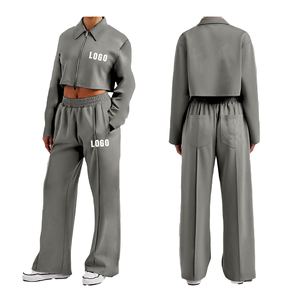 Survêtement court personnalisé de qualité supérieure pour femmes Ensemble de jogging deux pièces à la mode avec pantalon de survêtement taille haute et sweat à capuche zippé ajusté - Product Image 1