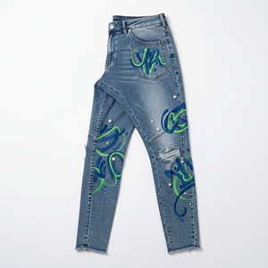 Fabricante de Pantalones Vaqueros de Mujer Personalizados, Gruesos, Pintados a Mano, Vintage, Desgastados, Rotos en la Rodilla, Estilo Regular, Apilados, Ropa Urbana - Product Image 4