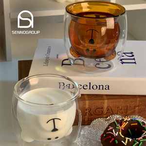 Taza de cristal de oso invertido de dibujos animados, taza de café expreso transparente marrón, tazas de café con leche de té de doble pared con pajita - Product Image 1