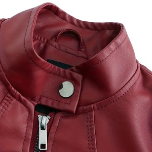 Blouson en cuir rouge pour femme 2026, manches longues, col montant, fermeture éclair, couleur unie, style motard, tricoté respirant pour l'hiver - Product Image 4