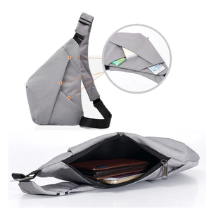 Bolsa de Viaje Unisex Negra de Alta Calidad con Cierre de Cremallera, Bolsa de Hombro Moderna con Forro de Poliéster de Proveedor Vietnamita - Product Image 2