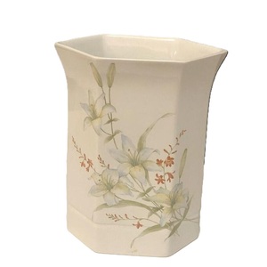 Poubelle d'intérieur de style classique de conception moderne d'arrivée fraîche en métal avec la forme de taille personnalisée parfaite finie plaquée or - Product Image 4