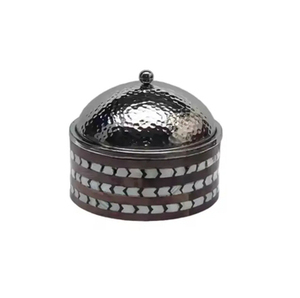 Charmant ensemble de marmites rondes à motifs floraux avec couvercles en acier inoxydable et base en bois idéal pour garder les aliments au chaud avec style - Product Image 6