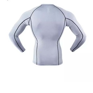 Vente en gros de rashguards unisexes personnalisés à manches longues, à séchage rapide, compressifs, 100% coton polyester, vêtements de sport d'été OEM/ODM - Product Image 2
