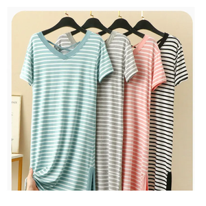 Haut tendance décontracté noir blanc rayure nouveau hiver tricoté personnalisé automne lâche mince haute qualité robe pour femmes - Product Image 1