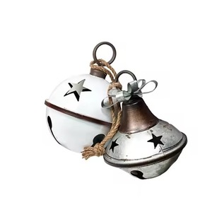 Cloche de vache suspendue de Noël dorée Cloches de vache Cloche galvanisée de conception de coupe d'étoile décorative finie en or - Product Image 3