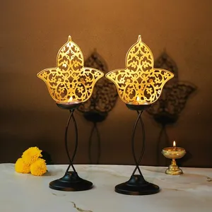 Puja N pujari Bougeoirs à bougie chauffe-plat décoratifs en métal avec support (lot de 2) -Articles de décoration pour centre de décoration intérieure - Product Image 3