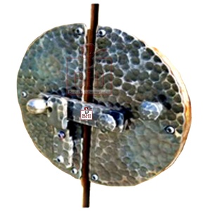 Pestillo oscilante de hierro negro martillado (100mm), pestillo de puerta de anillo VINTAGE antiguo, pestillo de puerta tradicional inglés - Product Image 1