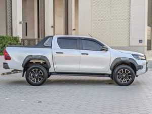 Toyota Hilux Adventure Diesel Pickup Automatique d'occasion à faible kilométrage - Product Image 3