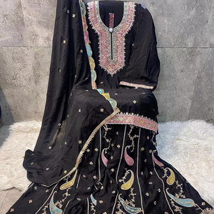 "Exquisito Chinon Gharara pesado con fondo cosido completo, Santoon interior y Dupatta a juego, un aspecto imprescindible" - Product Image 1