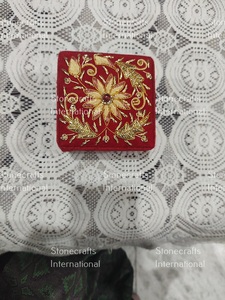 กล่องเสื้อผ้าไหม MDF แฮนด์เมดพร้อมดีไซน์หรูหราเหมาะสำหรับให้เป็นของขวัญและการจัดเก็บจากอินเดีย - Product Image 2