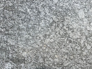 Tuile et dalle de granit flammé noir poli majestueux Exportation de pierre naturelle de qualité Cuisine moderne Utilisation extérieure Formes de grandes dalles - Product Image 2