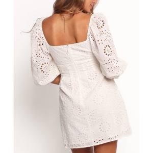 Robes pour femmes, tenue élégante et contemporaine offrant une coupe ajustée, un design équilibré et un attrait intemporel, en provenance d'Inde - Product Image 3