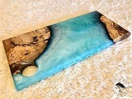 Planche à charcuterie en bois d'acacia personnalisée par Aaliyan Impex planche à fromage époxy élégante artisanale en résine artisanale - Product Image 5