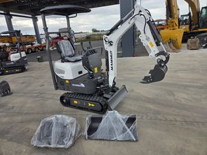 Livraison Gratuite VRE 12 Mini-Excavatrice 1.2T Moteur Diesel 7 kW Chenilles en Caoutchouc à Largeur Réduite 880 mm Hydraulique Auxiliaire - Product Image 6