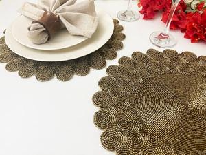 Set de table brodé à la main avec des perles et des sequins, fabriqué en Inde - Product Image 6