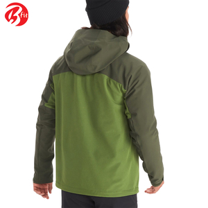 Veste Softshell imperméable de haute qualité pour le printemps Vêtements d'extérieur multifonctionnels de style High Street avec col montant et capuche - Product Image 3