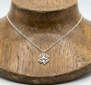 Collier pendentif feuille de trèfle minimaliste moderne Rudra Gems, plaqué or 14 carats, chaîne en argent sterling, unisexe, cadeau de fête de Noël - Product Image 2