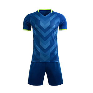 Fournisseur d'uniformes de football OEM, ensemble de maillot et short de performance haut de gamme, impression de logo personnalisée, léger, anti-UV, respirant, séchage rapide - Product Image 1