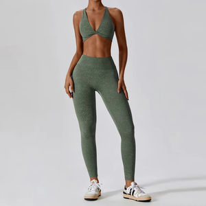 Ensemble de yoga fitness de meilleure qualité Ensemble de yoga pour femmes de nouvelle conception fabriqué au Pakistan dans le meilleur matériau - Product Image 2