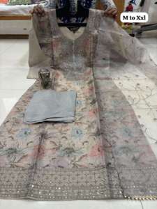 Dernière tendance tenue indienne élégante lourde Banaras mijoter soie Kurti pantalon travail manuel avec Dupatta Organza au prix de gros - Product Image 3