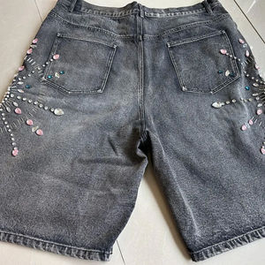 Pantalones cortos holgados lavados de mezclilla bordados para hombre personalizados 2025, ropa de calle, nuevos pantalones bordados con decoración de patrón sólido - Product Image 2