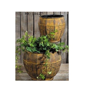 Ensemble de jardinières modernes en métal présentant un design antique traditionnel forme et taille personnalisées pour les jardins classiques - Product Image 1