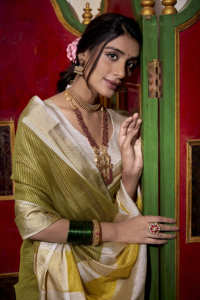Saree Chex Jacquard élégant avec un travail de tissage Zari partout et un chemisier coordonné Vente en gros en vrac Exportation de mode traditionnelle - Product Image 5