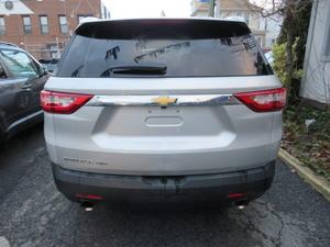 CHEVROLET TRAVERSE LS AWD 2021 USADO, Volante a la Izquierda/Derecha - Product Image 2