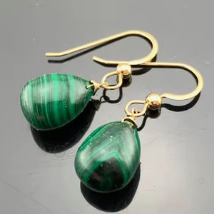 Boucles d'oreilles pendantes vintage en laiton sterling avec pierre de malachite magnifique, cadeau de haute qualité à prix de gros - Product Image 1
