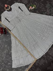 Lehenga choli ผ้าคอตตอนดูปองต้าสำหรับใส่ไปร่วมงานเทศกาลเปิดตัว - Product Image 2