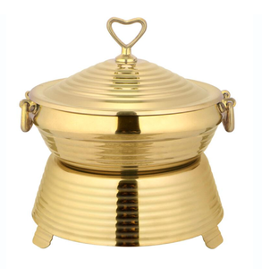 Plat à friture en laiton doré orné avec couvercle à poignée latérale de ventilation à base de piédestal en métal vertical - Product Image 4