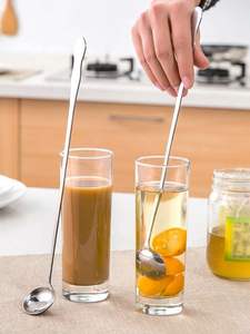 Cuillère de bar en métal de qualité supérieure pour barman professionnel offrant un équilibre parfait et une expérience facile d'agitation des boissons - Product Image 6