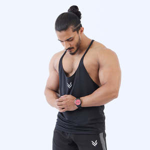 Camiseta sin mangas de gimnasio para hombre a precio de fábrica, camiseta sin mangas lisa en blanco con logotipo personalizado, Camiseta de punto transpirable de secado rápido hecha en Pakistán - Product Image 3