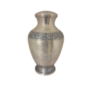 Urne funéraire en aluminium Couleur noire avec feuille d'argent Gravée Urne artisanale en aluminium à vendre - Product Image 6