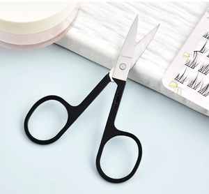 Ciseaux à ongles à manche en céramique noire avec lame incurvée en acier inoxydable populaires pour la couture de mise en forme des sourcils de manucure de beauté - Product Image 1