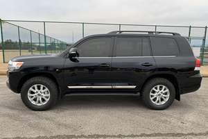 Cruiser 2021, moteur V8 5,7 L, transmission intégrale, différentiel central verrouillable - Product Image 5