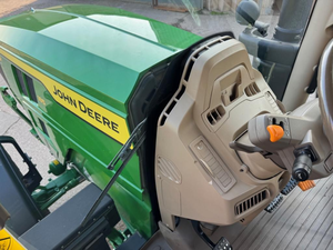 รถแทรกเตอร์ JD 6R 185 ชั่วโมงการใช้งานต่ำ ยี่ห้อ John Deere 6R 185 มือสองขาย - Product Image 6