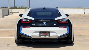Buena oferta para BMW i8 Coupé listo para enviar - Product Image 4