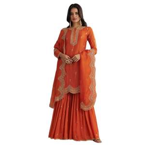 Ensemble Sharara en soie orange avec Dana coupé et paillettes et organza Dupatta pour réception festive et événements spéciaux - Product Image 3